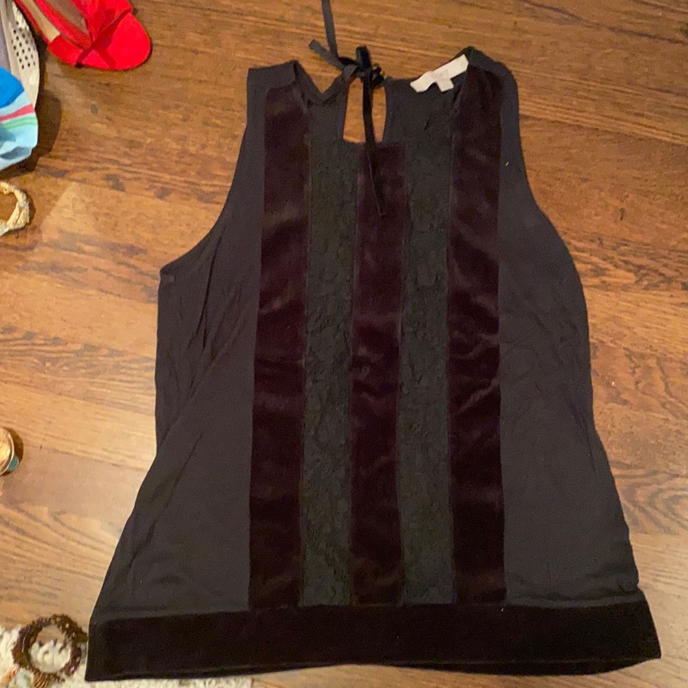 Beautiful sleeveless black top with velvet and lace